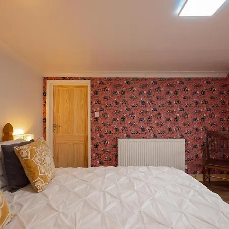 Harriet's In Roundhay, *